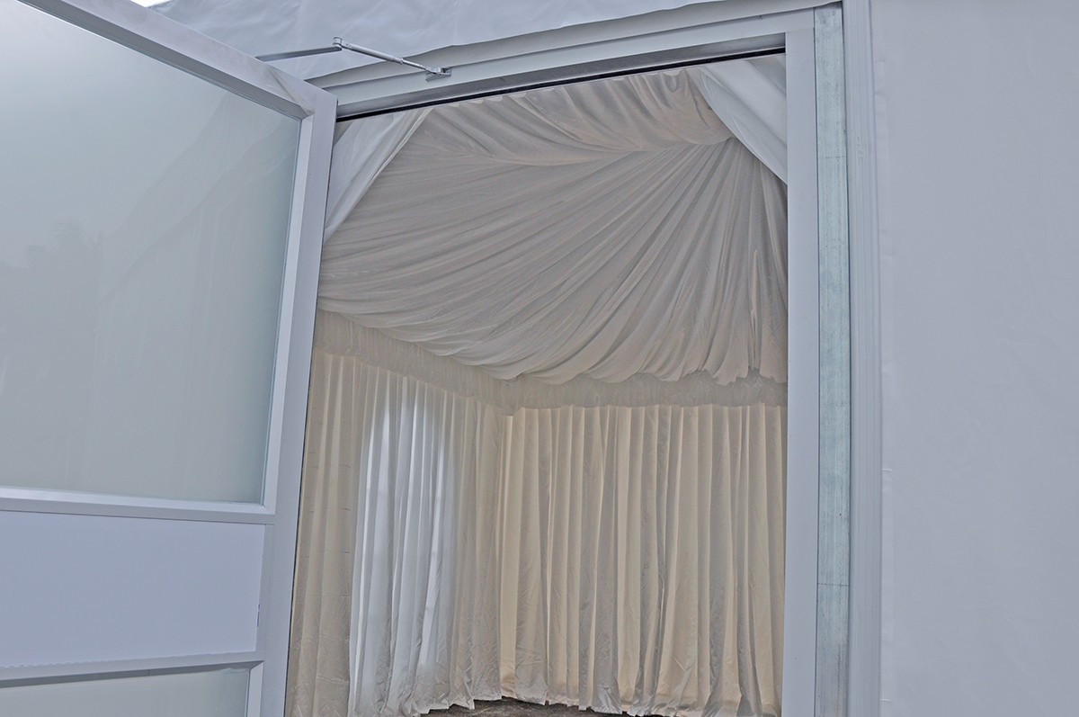 5x5m 20 seater b line tent with lining glass door for sale in Kenya 
